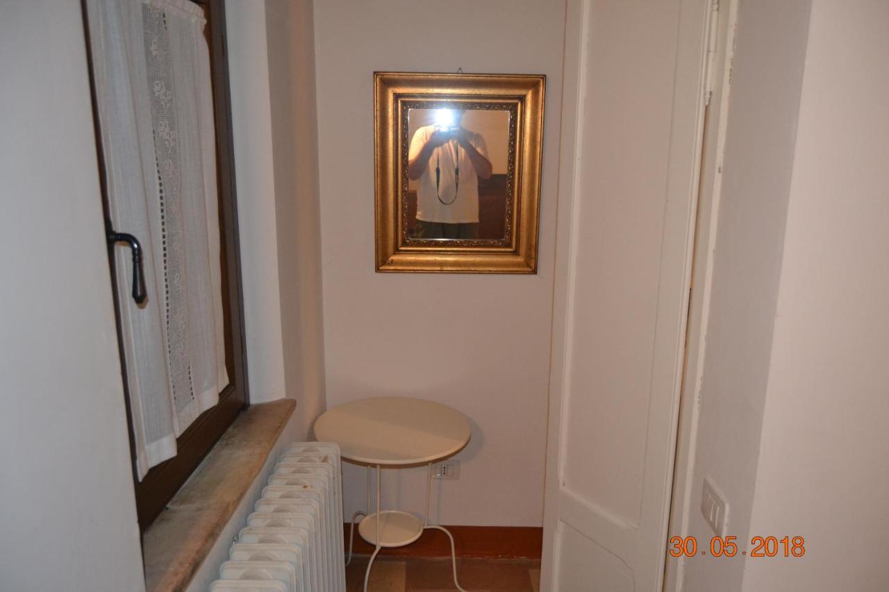 Affitta Camere Il Pettirosso フェルモ エクステリア 写真